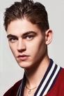 Hero Fiennes Tiffin isHenry Hayes